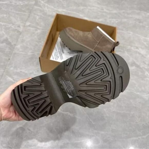 UGG Classic Ultra Mini New Heights Boot - Picture 4 of 6